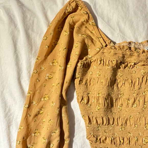 American Eagle Yellow Floral Crop Top - Picture 3 of 10